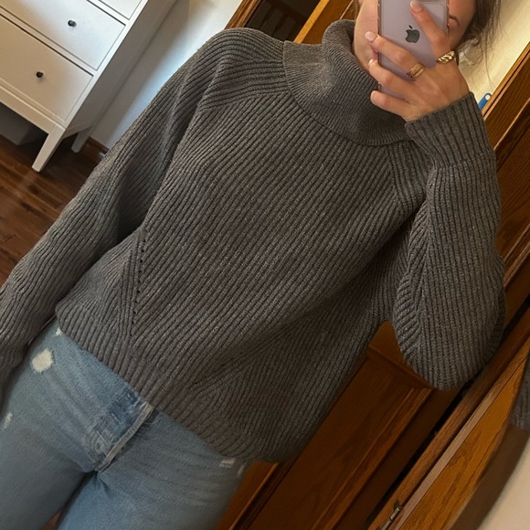 Dark grey turtleneck sweater - Picture 2 of 4